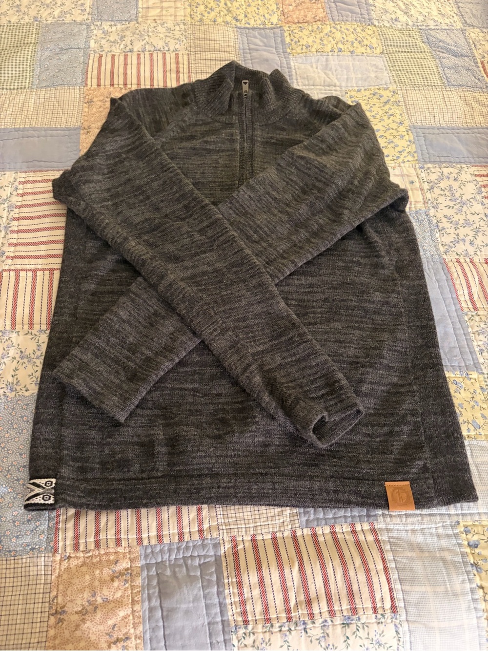 PAKA The Quarter Zip, Size Medium